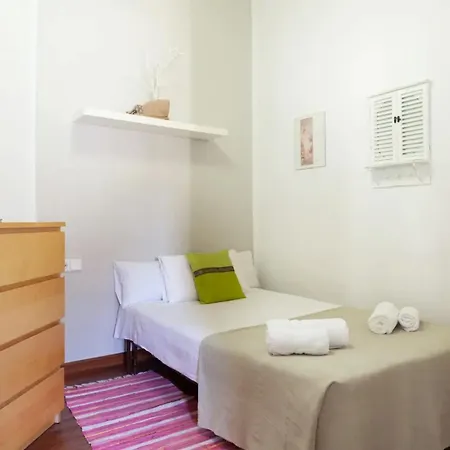 Апартаменты Urgell *